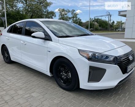 Білий Хендай Ioniq, об'ємом двигуна 1.6 л та пробігом 29 тис. км за 16300 $, фото 14 на Automoto.ua