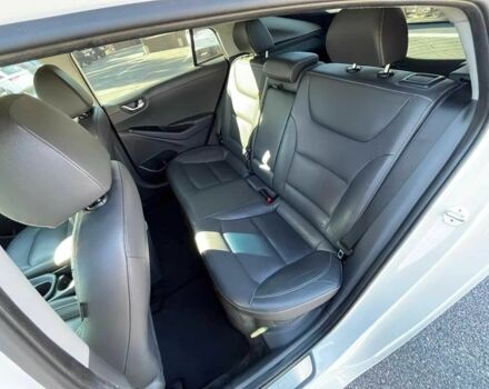 Белый Хендай Ioniq, объемом двигателя 1.6 л и пробегом 66 тыс. км за 292 $, фото 10 на Automoto.ua