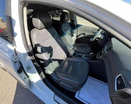 Белый Хендай Ioniq, объемом двигателя 1.6 л и пробегом 66 тыс. км за 292 $, фото 9 на Automoto.ua