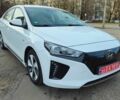 Белый Хендай Ioniq, объемом двигателя 0 л и пробегом 103 тыс. км за 14750 $, фото 1 на Automoto.ua