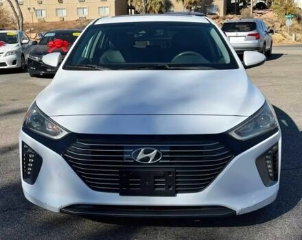 Белый Хендай Ioniq, объемом двигателя 1.6 л и пробегом 66 тыс. км за 292 $, фото 1 на Automoto.ua