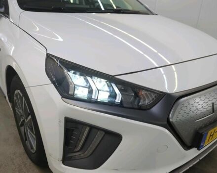 Белый Хендай Ioniq, объемом двигателя 0 л и пробегом 154 тыс. км за 14500 $, фото 9 на Automoto.ua