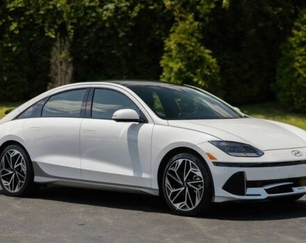 Белый Хендай Ioniq, объемом двигателя 0 л и пробегом 13 тыс. км за 19900 $, фото 2 на Automoto.ua