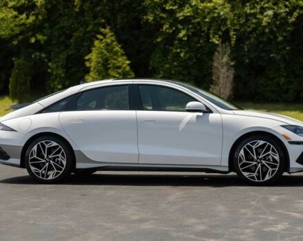 Белый Хендай Ioniq, объемом двигателя 0 л и пробегом 13 тыс. км за 19900 $, фото 5 на Automoto.ua