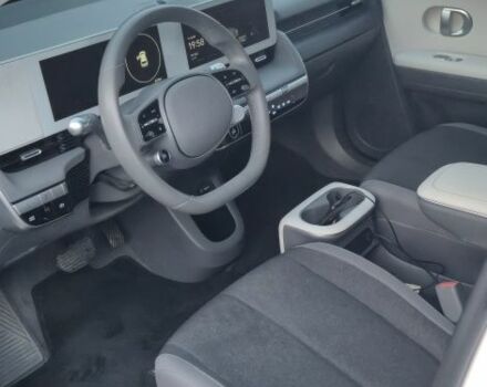 Белый Хендай Ioniq, объемом двигателя 0 л и пробегом 62 тыс. км за 24500 $, фото 2 на Automoto.ua