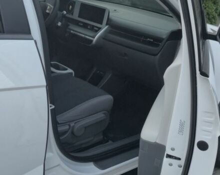 Белый Хендай Ioniq, объемом двигателя 0 л и пробегом 62 тыс. км за 24500 $, фото 9 на Automoto.ua