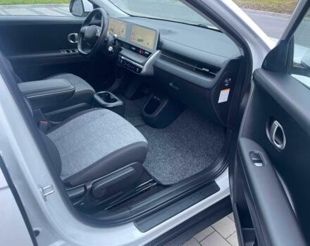 Белый Хендай Ioniq, объемом двигателя 0 л и пробегом 82 тыс. км за 22902 $, фото 22 на Automoto.ua