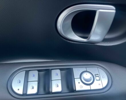 Белый Хендай Ioniq, объемом двигателя 0 л и пробегом 82 тыс. км за 22902 $, фото 18 на Automoto.ua