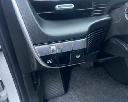 Белый Хендай Ioniq, объемом двигателя 0 л и пробегом 82 тыс. км за 22902 $, фото 17 на Automoto.ua