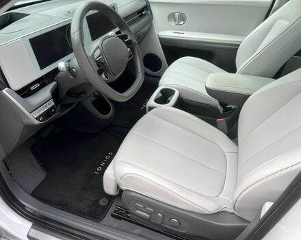 Белый Хендай Ioniq, объемом двигателя 0 л и пробегом 18 тыс. км за 16000 $, фото 5 на Automoto.ua
