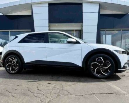 Белый Хендай Ioniq, объемом двигателя 0 л и пробегом 22 тыс. км за 14900 $, фото 6 на Automoto.ua