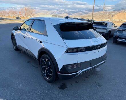 Белый Хендай Ioniq, объемом двигателя 0 л и пробегом 16 тыс. км за 15500 $, фото 6 на Automoto.ua