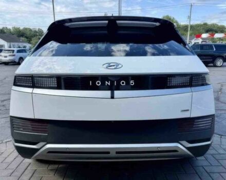 Белый Хендай Ioniq, объемом двигателя 0 л и пробегом 22 тыс. км за 14900 $, фото 4 на Automoto.ua