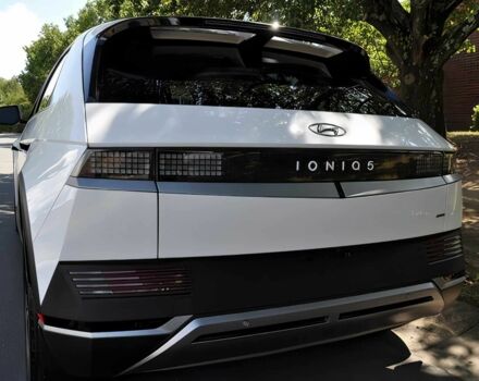 Белый Хендай Ioniq, объемом двигателя 0 л и пробегом 28 тыс. км за 15500 $, фото 4 на Automoto.ua