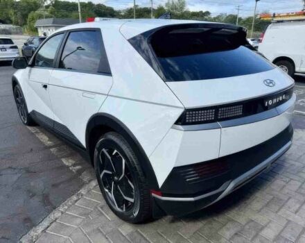 Белый Хендай Ioniq, объемом двигателя 0 л и пробегом 22 тыс. км за 14900 $, фото 3 на Automoto.ua