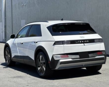 Белый Хендай Ioniq, объемом двигателя 0 л и пробегом 5 тыс. км за 13600 $, фото 4 на Automoto.ua