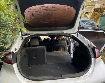 Білий Хендай Ioniq, об'ємом двигуна 0 л та пробігом 3 тис. км за 1900 $, фото 2 на Automoto.ua