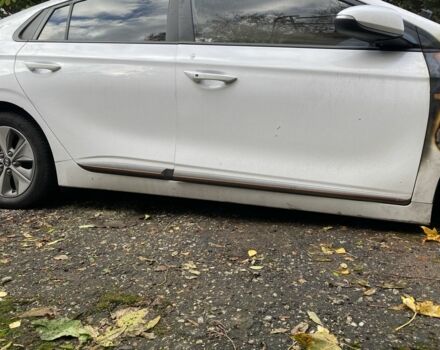 Білий Хендай Ioniq, об'ємом двигуна 0 л та пробігом 3 тис. км за 1900 $, фото 5 на Automoto.ua