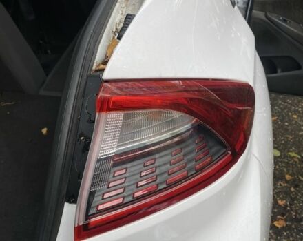 Білий Хендай Ioniq, об'ємом двигуна 0 л та пробігом 3 тис. км за 1900 $, фото 3 на Automoto.ua