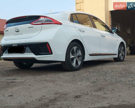 Хендай Ioniq 2018 у Нововолинськ на Automoto.ua Білий Хендай Ioniq, об'ємом двигуна 0 л та пробігом 50 тис. км за 19500 $, фото 4 на Automoto.ua