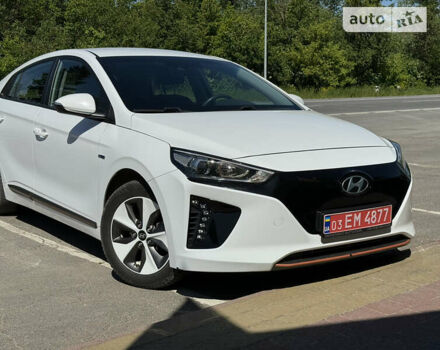 Білий Хендай Ioniq, об'ємом двигуна 0 л та пробігом 79 тис. км за 13370 $, фото 4 на Automoto.ua