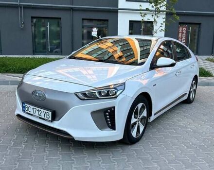 Белый Хендай Ioniq, объемом двигателя 0 л и пробегом 62 тыс. км за 14100 $, фото 13 на Automoto.ua