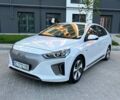 Белый Хендай Ioniq, объемом двигателя 0 л и пробегом 62 тыс. км за 14100 $, фото 13 на Automoto.ua