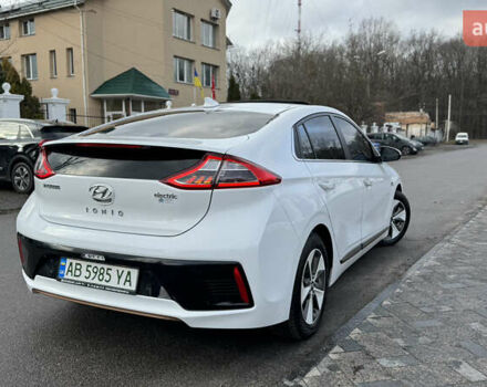 Белый Хендай Ioniq, объемом двигателя 0 л и пробегом 130 тыс. км за 15500 $, фото 3 на Automoto.ua