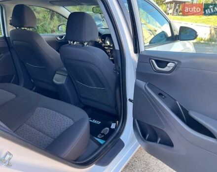 Белый Хендай Ioniq, объемом двигателя 0 л и пробегом 136 тыс. км за 14200 $, фото 12 на Automoto.ua