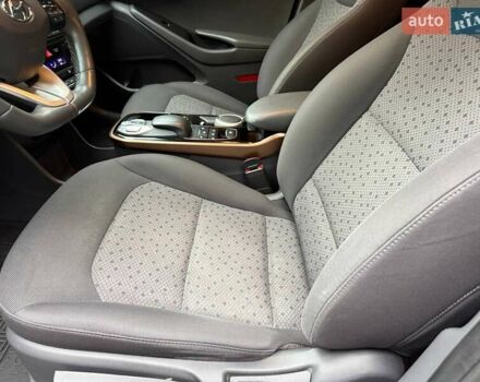 Білий Хендай Ioniq, об'ємом двигуна 0 л та пробігом 89 тис. км за 16500 $, фото 10 на Automoto.ua