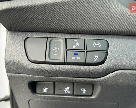 Белый Хендай Ioniq, объемом двигателя 0 л и пробегом 130 тыс. км за 15500 $, фото 13 на Automoto.ua