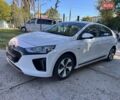 Белый Хендай Ioniq, объемом двигателя 0 л и пробегом 136 тыс. км за 14200 $, фото 2 на Automoto.ua