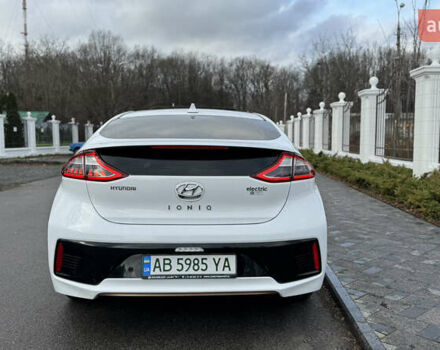 Белый Хендай Ioniq, объемом двигателя 0 л и пробегом 130 тыс. км за 15500 $, фото 4 на Automoto.ua