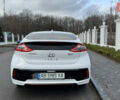 Белый Хендай Ioniq, объемом двигателя 0 л и пробегом 130 тыс. км за 15500 $, фото 4 на Automoto.ua