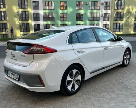 Белый Хендай Ioniq, объемом двигателя 0 л и пробегом 62 тыс. км за 14100 $, фото 25 на Automoto.ua