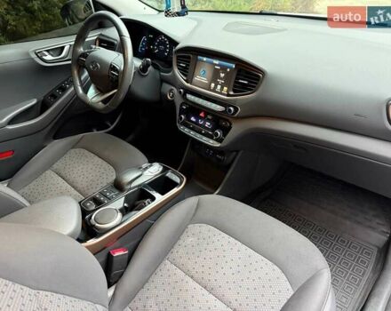 Білий Хендай Ioniq, об'ємом двигуна 0 л та пробігом 89 тис. км за 16500 $, фото 8 на Automoto.ua