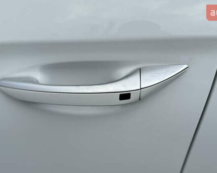 Белый Хендай Ioniq, объемом двигателя 0 л и пробегом 130 тыс. км за 15500 $, фото 24 на Automoto.ua