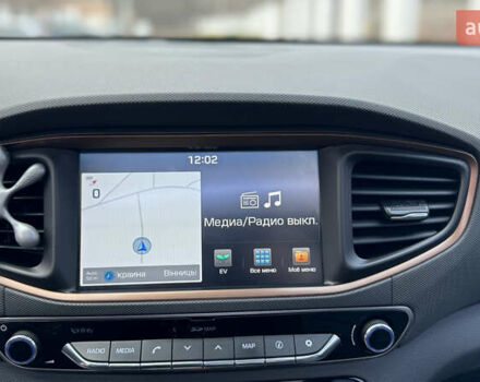 Белый Хендай Ioniq, объемом двигателя 0 л и пробегом 130 тыс. км за 15500 $, фото 14 на Automoto.ua