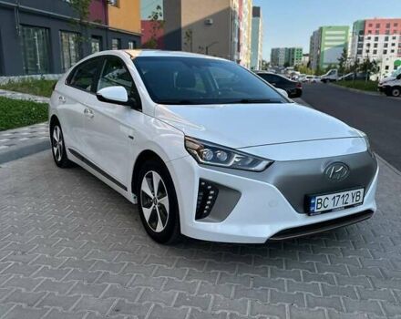 Белый Хендай Ioniq, объемом двигателя 0 л и пробегом 62 тыс. км за 14100 $, фото 7 на Automoto.ua
