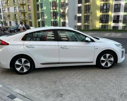 Белый Хендай Ioniq, объемом двигателя 0 л и пробегом 62 тыс. км за 14100 $, фото 15 на Automoto.ua