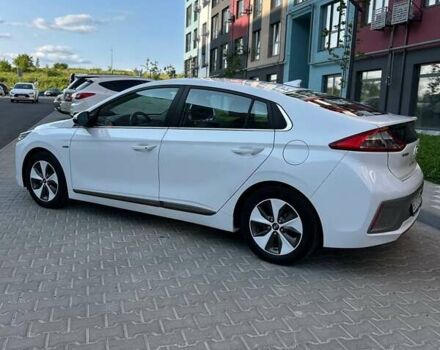 Белый Хендай Ioniq, объемом двигателя 0 л и пробегом 62 тыс. км за 14100 $, фото 24 на Automoto.ua