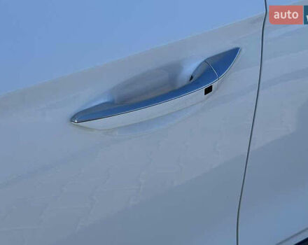 Білий Хендай Ioniq, об'ємом двигуна 0 л та пробігом 97 тис. км за 10250 $, фото 6 на Automoto.ua