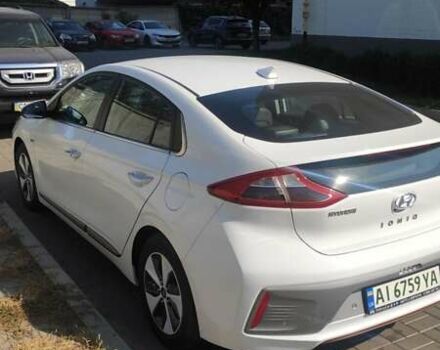 Белый Хендай Ioniq, объемом двигателя 0 л и пробегом 124 тыс. км за 15000 $, фото 5 на Automoto.ua