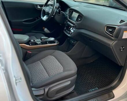 Белый Хендай Ioniq, объемом двигателя 0 л и пробегом 62 тыс. км за 14100 $, фото 34 на Automoto.ua