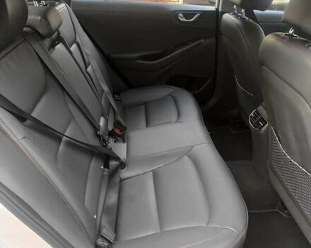 Белый Хендай Ioniq, объемом двигателя 0 л и пробегом 124 тыс. км за 15000 $, фото 27 на Automoto.ua