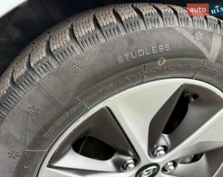 Білий Хендай Ioniq, об'ємом двигуна 0 л та пробігом 89 тис. км за 16500 $, фото 22 на Automoto.ua