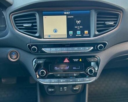 Белый Хендай Ioniq, объемом двигателя 0 л и пробегом 62 тыс. км за 14100 $, фото 49 на Automoto.ua