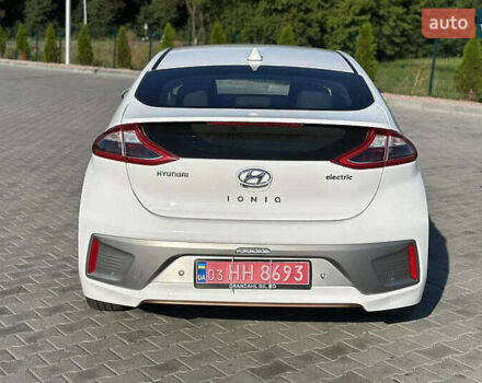 Білий Хендай Ioniq, об'ємом двигуна 0 л та пробігом 97 тис. км за 10250 $, фото 8 на Automoto.ua