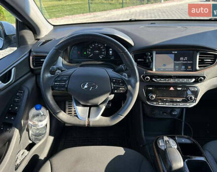 Білий Хендай Ioniq, об'ємом двигуна 0 л та пробігом 97 тис. км за 10250 $, фото 13 на Automoto.ua