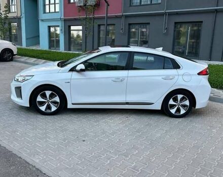 Белый Хендай Ioniq, объемом двигателя 0 л и пробегом 62 тыс. км за 14100 $, фото 19 на Automoto.ua